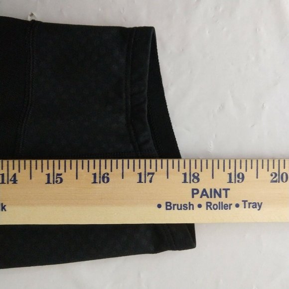 NIKE Dri-Fit Women's Epic Mesh Insert Capri Leggings Reflective Black Sz S (26") - Picture 9 of 12